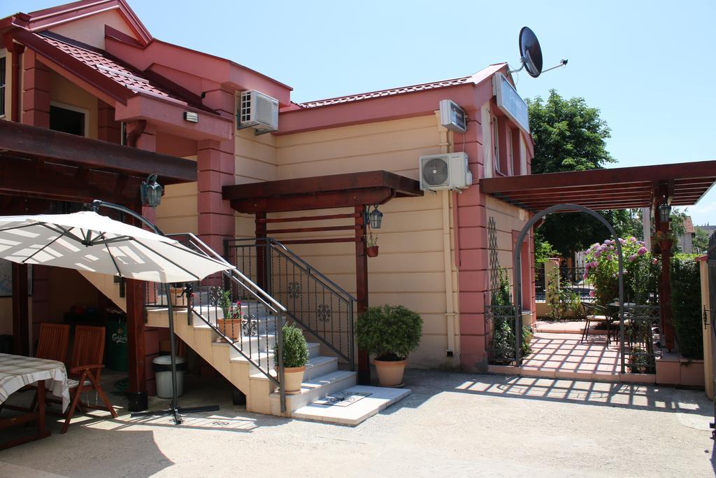 Apartments Dragovic Nikšić エクステリア 写真